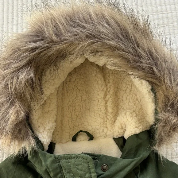 Old Navy Girls Utility Jacket in Olive. Hooded with Faux Fur Trim. Size 5T - Picture 5 of 8